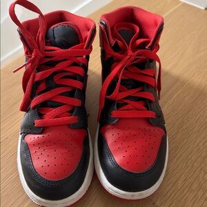 Nike Air Jordan
Sneakers